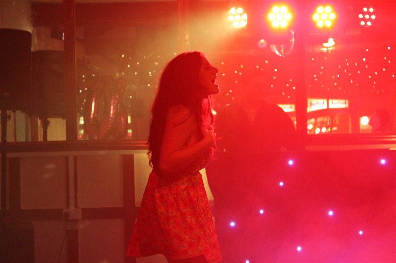 Sara giving it some on the dancefloor!